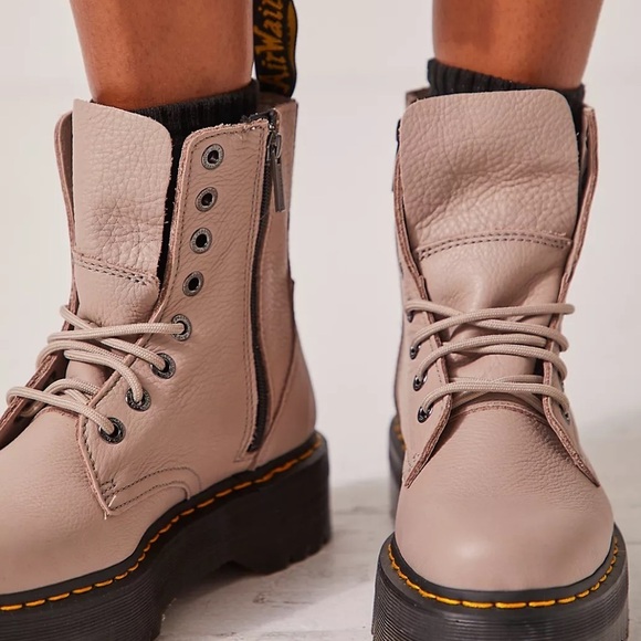 NWT DR MARTENS Jadon III Boots! - Picture 2 of 14